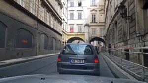 Чехия. Едем по улицам Праги и откровенно говорим о жизни в стране. Без монтажа