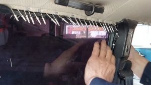 как снять заднюю форточку на ниве.
