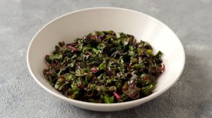 Чуду со свекольными листьями