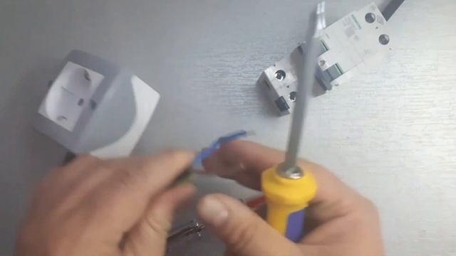 Как подключить двухполюсный АВТОМАТ.....