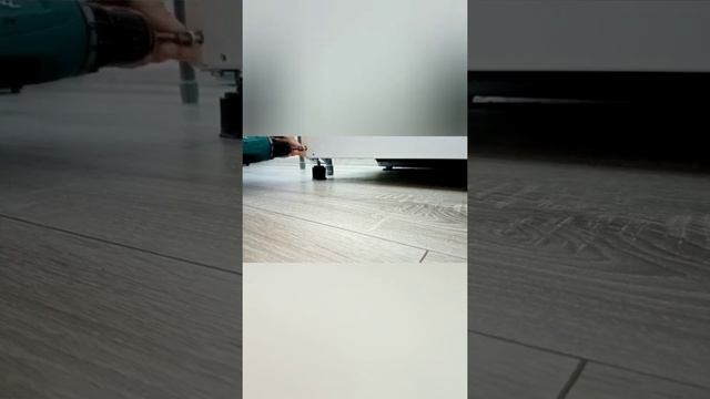 Как перенавесить дверки двухкамерного холодильника LG No Frost. смотреть онлайн