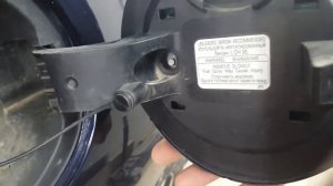 Как снять лючок бензобака Субару Аутбэк 2015