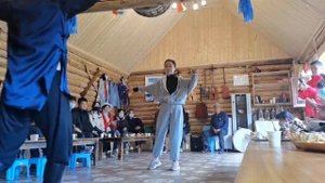 Тувинский народный танец. Тувинцы с озера Канас, СУАР Китай.