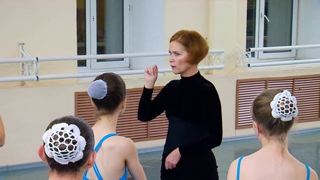 Столичные педагоги научили городских танцоров интеллигентно стучать каблуками смотреть онлайн