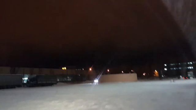 Парковка Ашан. Видео для космонавтов. смотреть онлайн