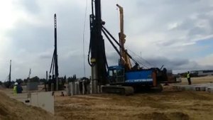 Забивка свай копровой установкой Касагранде. www.beststroy.biz