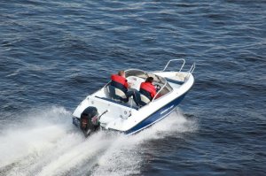 Катер Grizzly 490 DC