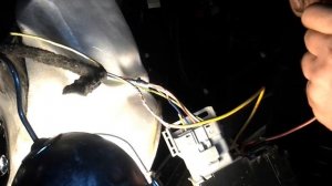 замена моторчика замка двери Citroen c4 3часть.mp4