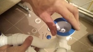Сборка и установка сифона на акриловую ванну