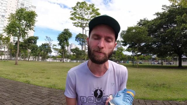 NIKE ZOOMX INVINCIBLE RUN FK 3: Correndo com dois travesseiros da NASA nos pés! смотреть онлайн
