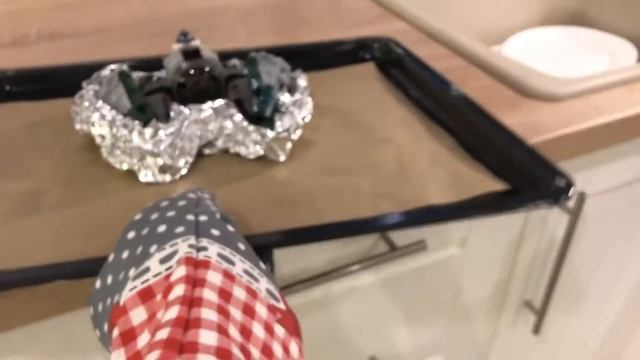 Хлебные параллелепипеды с освежителем дыхания - Сухарики с чесноком смотреть онлайн