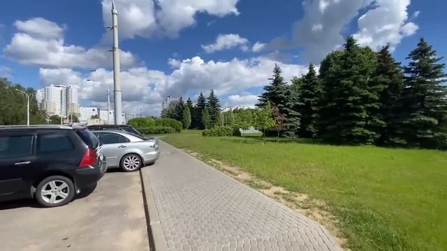 Я в тренде! На пикник с Дашей. Хороший парк – всё есть. Вот тебе и лето, хорошо хоть дождя нет. смотреть онлайн