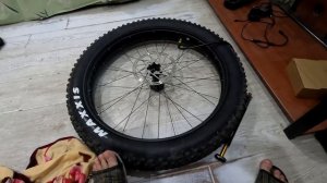 Продолжение экшена по установке бескамерки на фэтбайк.Насосу хана.Снова проблемы при установке.