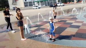 На фонтане!