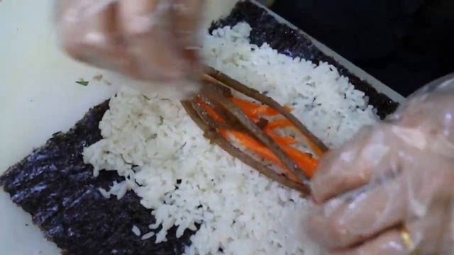 치즈두장김밥, 참치김밥, 우엉김밥, 끓인 라면과 꿀조합 김밥들 / Cheese Kimbab, Tuna Kimbab, Burdock Kimbab & Ramen-Korean Food