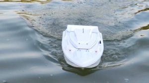 Прикормочный кораблик Хаски в комплектации мини на БК моторе.