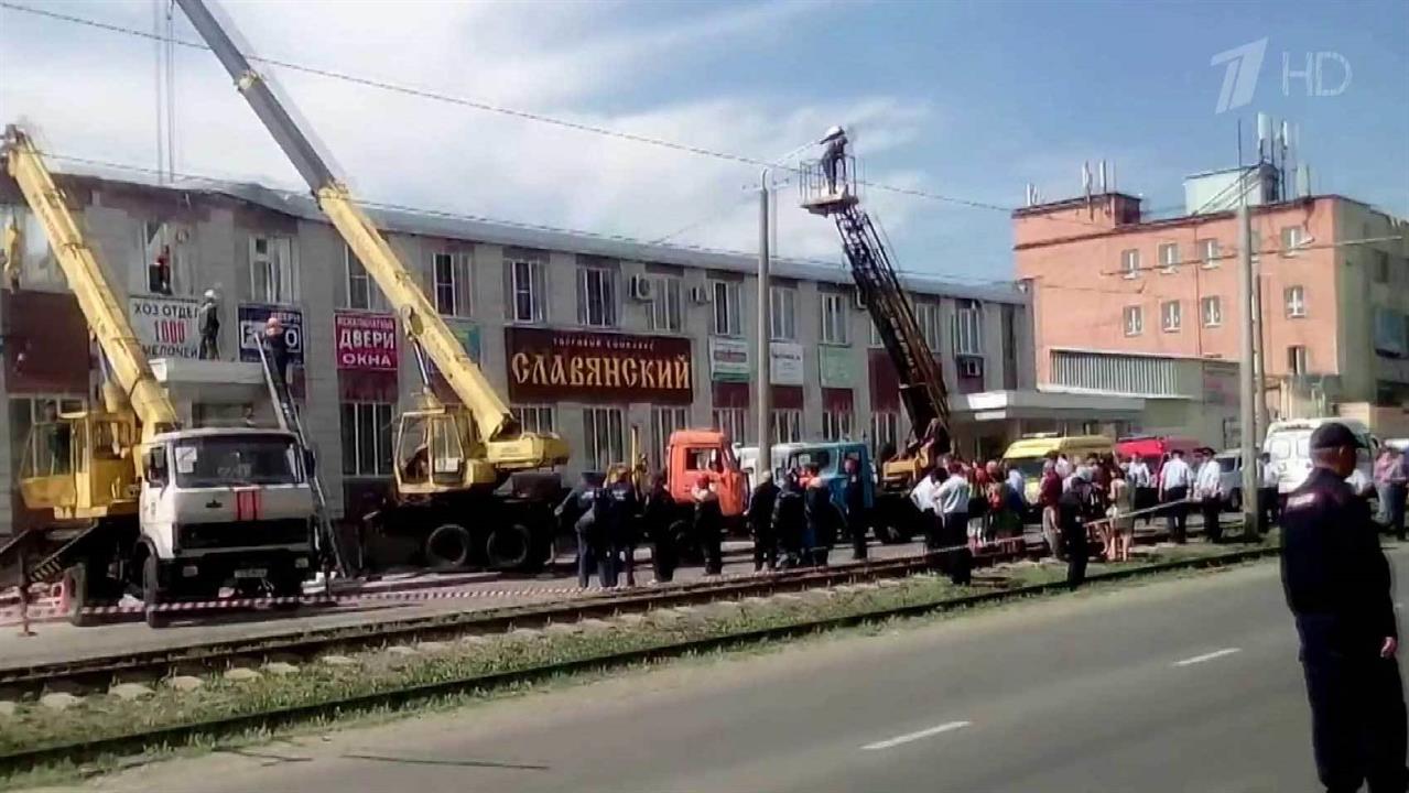 В Кемерово обрушилась крыша торгового центра, пострадали шесть человек
