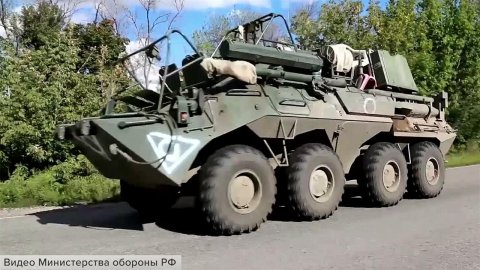 Минобороны РФ перебрасывает бронетехнику и артиллерию на Харьковское направление