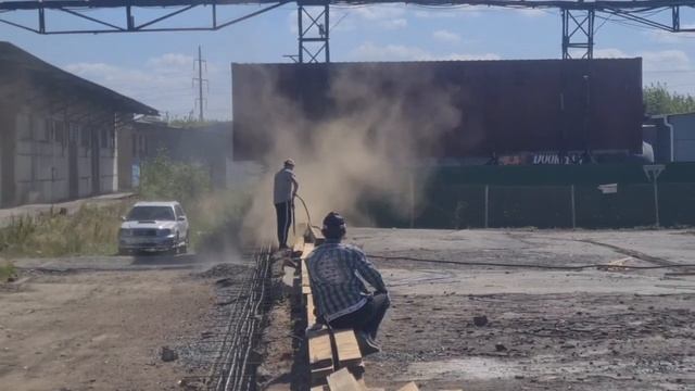 Обдув компрессором от пыли перед заливкой бетона. Челябинск Аренда компрессора на обдув 2703470 смотреть онлайн
