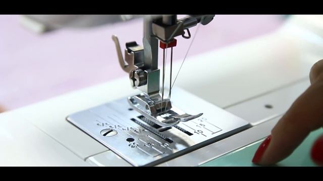 Как шить ДВОЙНОЙ ИГЛОЙ! Секреты настройки. || Хочу Шить