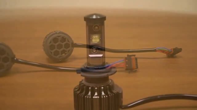 Видео обзор Led-лампы SHO-ME LH-H7 смотреть онлайн