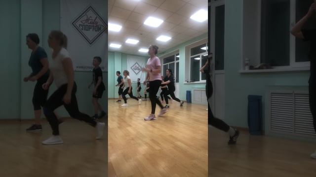 Тренировка на ноги и ягодицы с Кардио элементами! смотреть онлайн