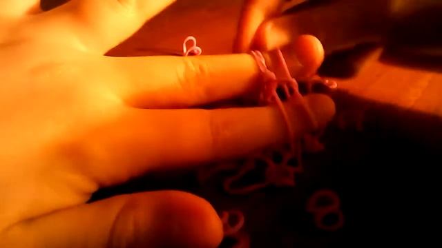 Как сделать браслет из резинок без станка смотреть онлайн