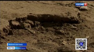 Жители дома №18 по проспекту Кораблестроителей уже более 20 лет жалуются на разбитую дорогу