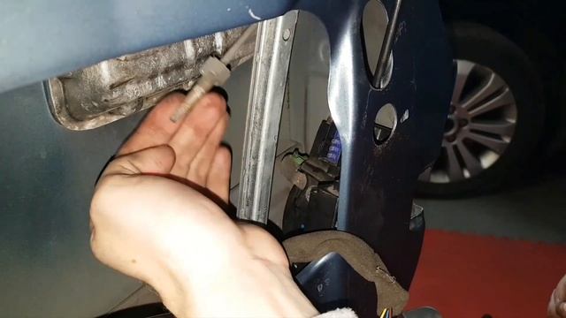 Opel Astra G: wymiana zamka w drzwiach przednich - front door lock replacement - DIY - ZRÓB TO SAM смотреть онлайн