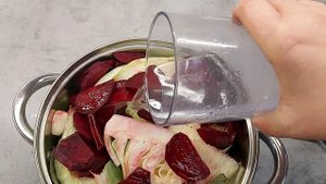 Солёная капуста со свеклой