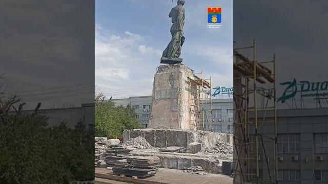 В Волгограде специалисты начали восстановление памятника Феликсу Дзержинскому