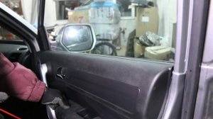 Готовим стекла и замки дверей автомобиля к зиме с помощью силикона