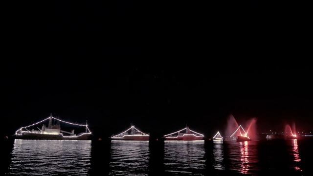 Салют на день ВМФ. Астрахань. Набережная.