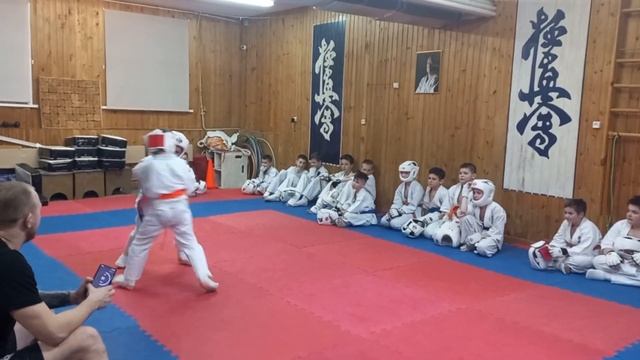 Тренировочный бой 8-9 лет. категория А. Виктор vs Тимофей.