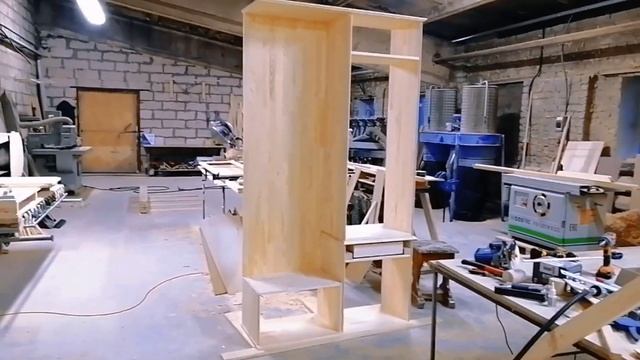 процесс изготовления деревянной прихожей