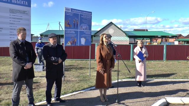 В Мензелинске запустили газ в дома жителей микрорайонов "Садак" и "Элеваторный" смотреть онлайн