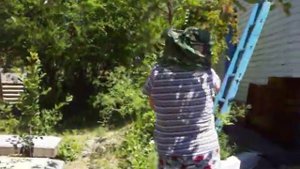 Тётя Элеонора на отдыхе.В гостях у племянника на даче.