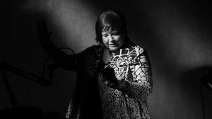 СТИХИ  ОЛЕГА КАРЕВА 
ЧИТАЕТ ВЕРА ФЕЙГИНА