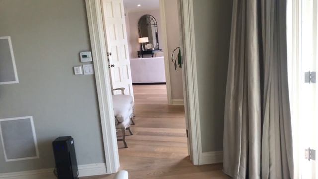 Mark Wahlberg's House смотреть онлайн