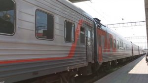 Приветливый маневровый Тепловоз ТЭМ18ДМ-1989 с пассажирскими вагонами