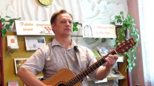 Песню "На горе, на горочке стоит колоколенка" поёт Андрей Преснухин