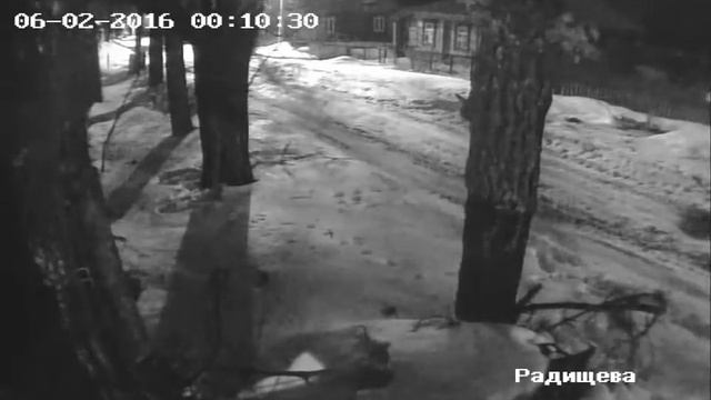 Черный бетмен ночью спешит на помощь смотреть онлайн