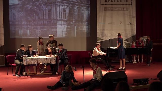 Фрагмент спектакля "Память сильнее времени", представленный на сцене Музея Победы г. Москва.