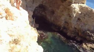 ОПАСНЫЕ ПРЫЖКИ В ВОДУ СО СКАЛ