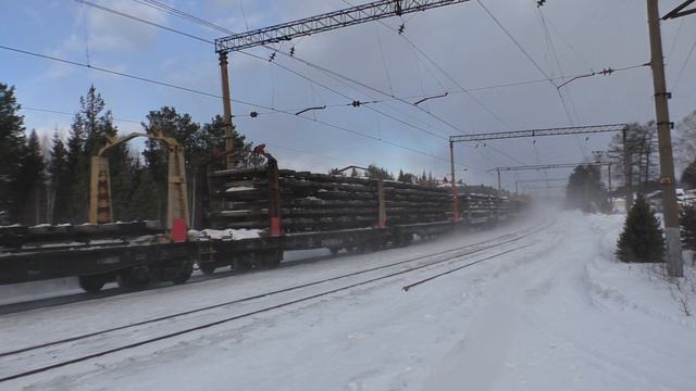 Сильный ветер и ВЛ11-103Б/180 с хозяйственным поездом смотреть онлайн