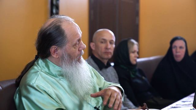 Господь действует через церковные таинства. смотреть онлайн