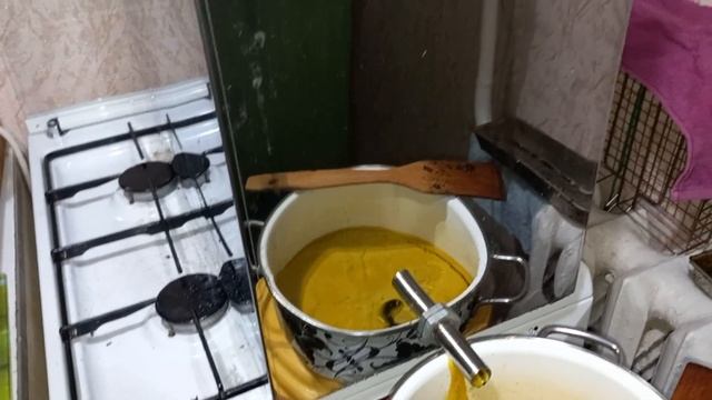 Самый эффективный способ вытопки воска. Выход 99.9% + дезинфекция рамок. смотреть онлайн