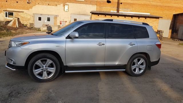 Кенгурятник защита переднего бампера на Toyota Highlander