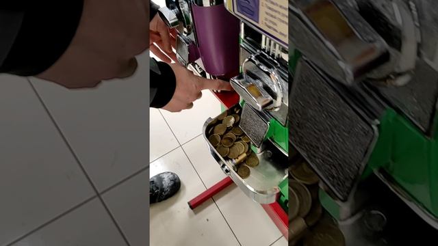 Жвачки, бизнес, деньги.