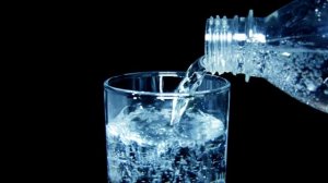 Открытие бутылки с газированным напитком (3D звук)